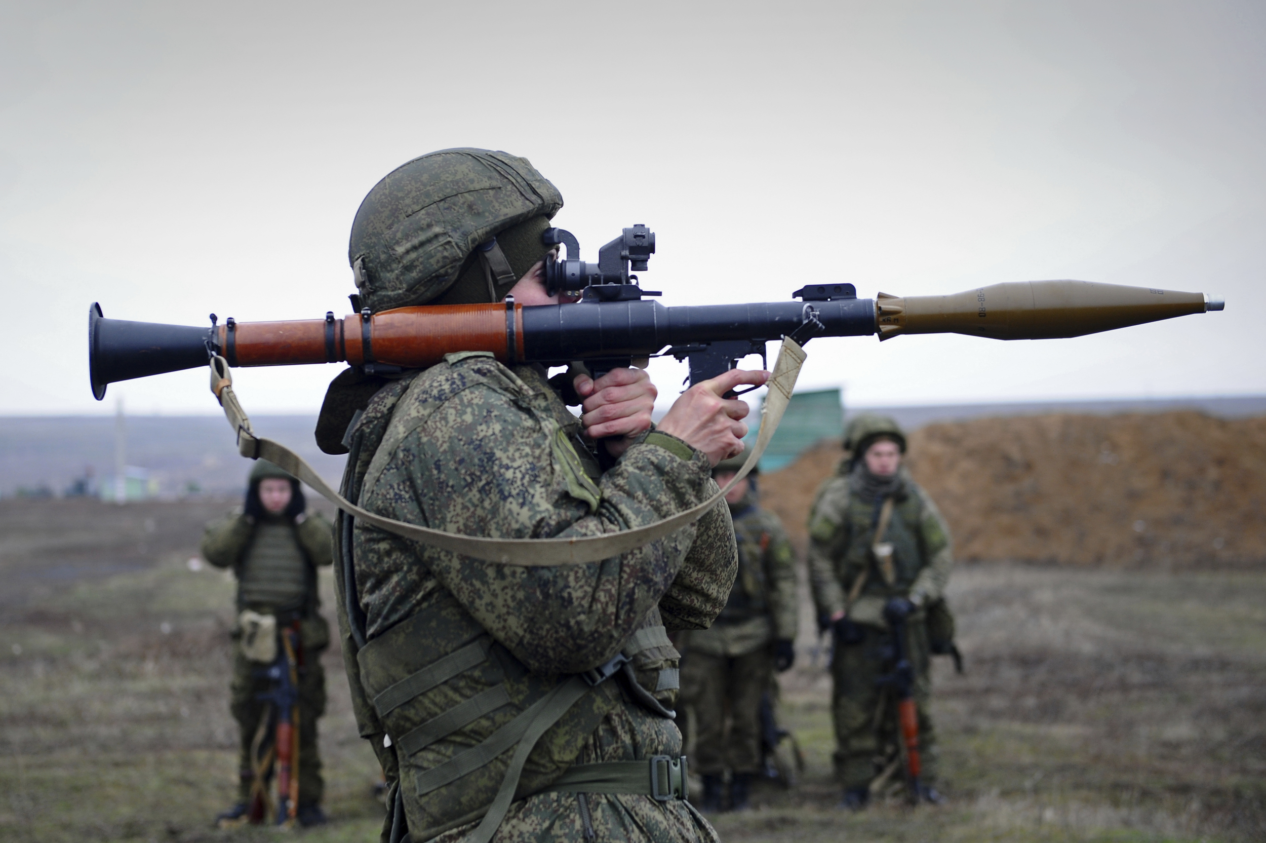 Ukraine fears new Russian offensive amid ensuing crisis